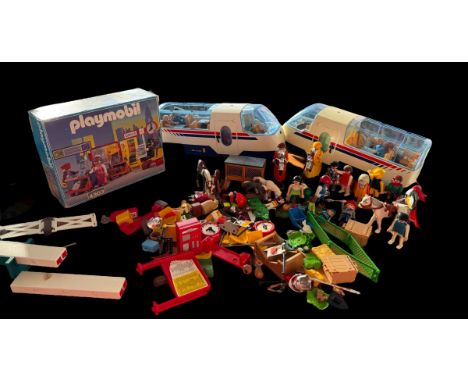 Toy Collection Playmobil Train ad Railway station and figures, and playmobim farm and Robin Hood figures, over 10 I collectio