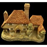 David Winter Kent Cottage 1985. Engraved David Winter 1985 on the side. Great condition. No box.