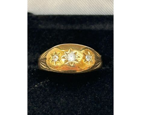 9ct Gold ring set with 3 cz stones Size O 2.2g 