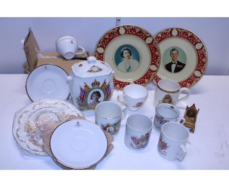 A selection of vintage Commemorative wares etc. Postage unavailable 