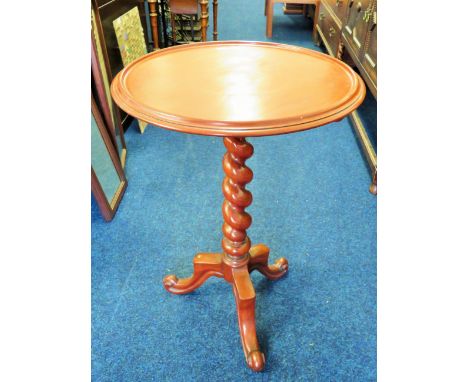 Very pretty Circular topped wine table. Raised on three bracket feet with spiral turned centre column it measures 28 inches t