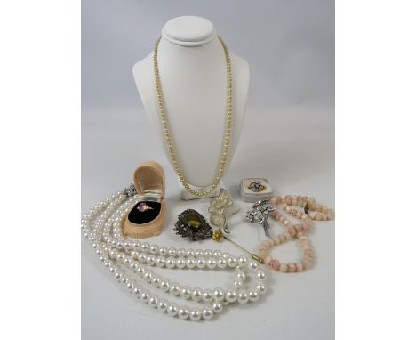 Pearl necklace with 9ct gold clasp plus a selection of costume jewellery.