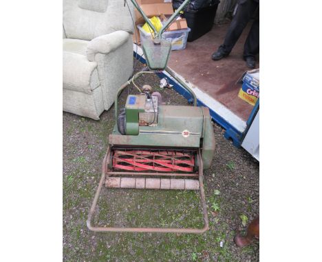 Webb 20 inch cut lawnmower with grassbox. Petrol engine.  Working condition unknown. See photos. RR