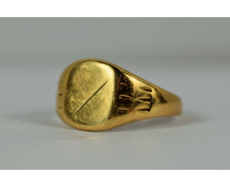 9ct Yellow Gold Gents Signet ring, Finger size 'U-5'  4.7g