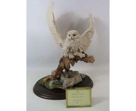 Large Country Artist limited edition sculpture of an Owl "White Splender" No 209 of 350 with cert no damage.