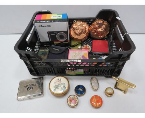 Mixed collectables lot to include a polaroid camera, copper wall plaques, pill boxes etc.