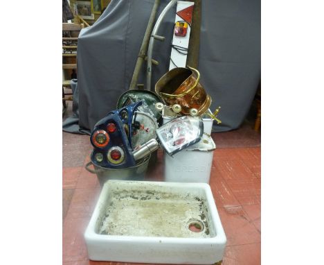 Mixed parcel of vintage and later goods including galvanized tubs, enamel bread bin, vintage brass and copperware, farm imple