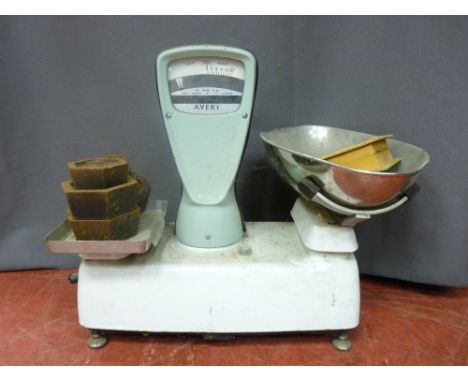 Set of vintage Avery shop scales with weights