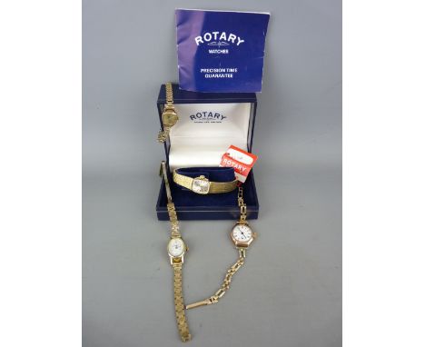 Lady's Edwardian nine carat gold encased circular dial wristwatch with nine carat gold link bracelet, 13.5 grms gross, a lady