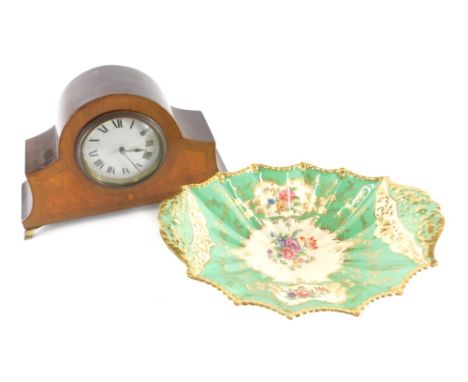 An Edwardian mahogany and walnut inlaid mantel clock, with 9cm diameter Roman numeric dial, in shaped case with boxwood strin