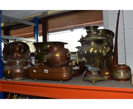 A COLLECTION OF VINTAGE METALWARE, comprising a selection of copper items to include a large vintage basin that has three bra