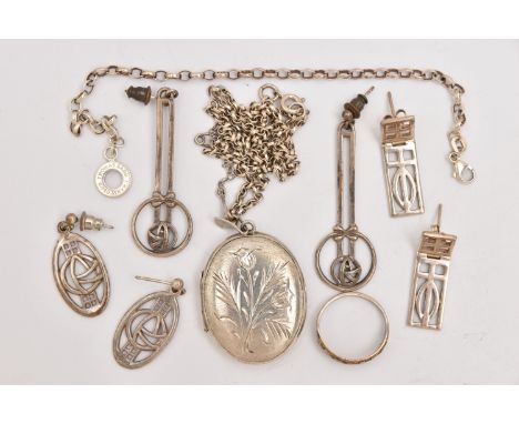 A SMALL SELECTION OF JEWELLERY, to include a silver oval locket, hallmarked Birmingham, with floral engraving, suspended from