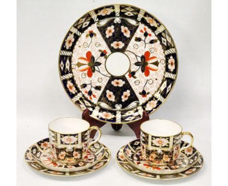 Royal Crown Derby nineteen-piece tea service for six people, comprising six cups, six saucers and six side plates, and a brea