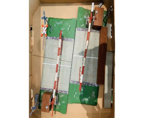 Pola / LGB Track Level Crossing Unboxed with Barriers CONDITION REPORT: No wires present with this item.