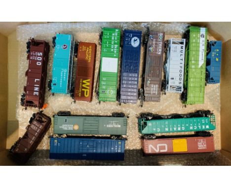 14x HO Scale US Assorted Freight Car Wagons - Fitted with Kadee Couplings All  Unboxed