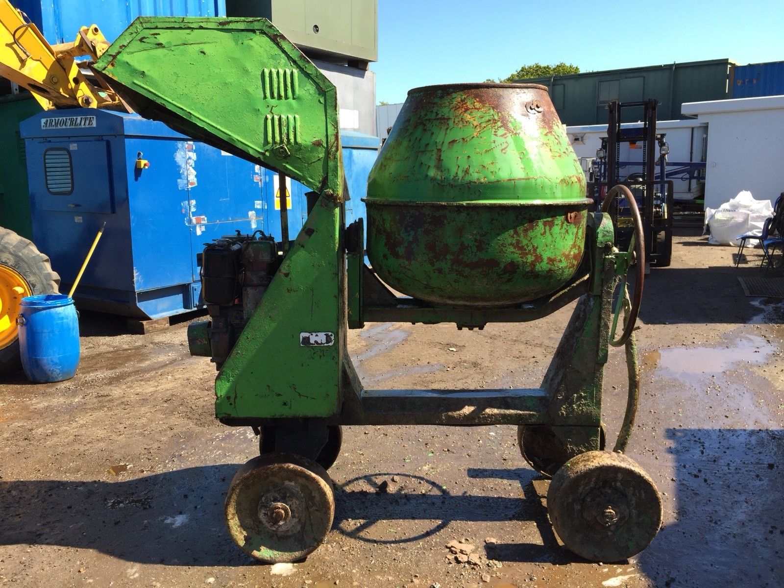 Towable Heavy Duty Cement Mixer, Single cylinder Lister Engine, Hand