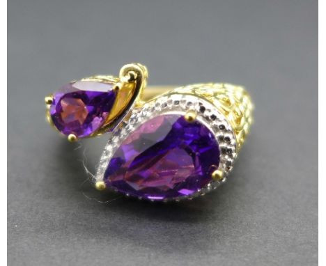 A silver gilt set amethyst ring, P