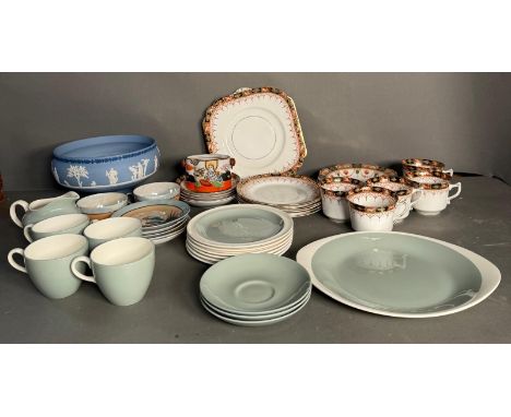 A quantity of mixed ceramics to include a Gladstone part tea service, a Wedgewood Jasperware vase and a Wedgewood part tea se