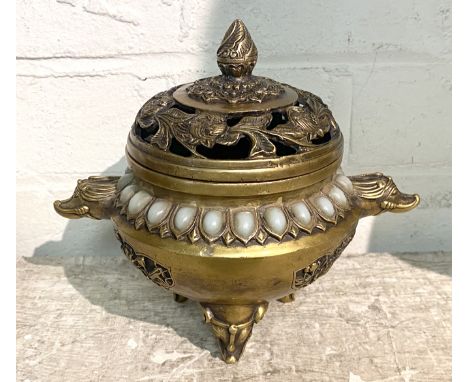 BRONZE &amp; JADE CHINESE LIDDED CENSER 17CMS (H) APPROX 