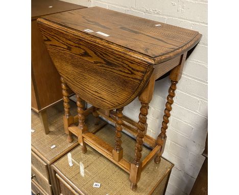 LIGHT OAK GATE LEG TABLE
