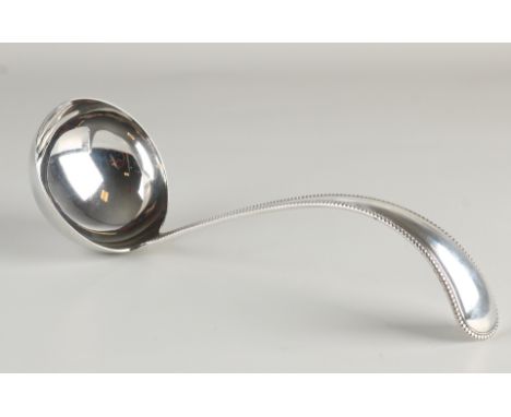Silver soup spoon, 833/000, with a round bowl and a handle decorated with a pearl rim.&nbsp;29 cm.&nbsp;about 203 grams.&nbsp