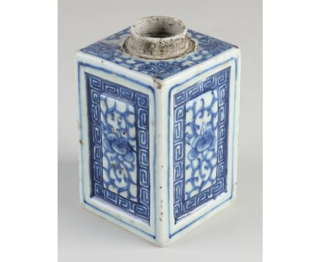 18th - 19th century Chinese porcelain tea caddy with floral decoration.&nbsp;Lid is missing + glaze damage.&nbsp;Dimensions: 