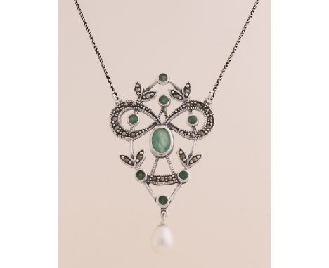 Silver choker, 925/000, with emerald and marquise.&nbsp;Silver twisted necklace with a silver element in the center decorated