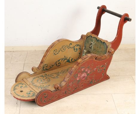 19th century Dutch painted push sled.&nbsp;Dimensions: 55 x 120 x 50 cm.&nbsp;In good original condition.