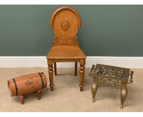 FURNITURE ASSORTMENT (3) to include an oak shield back hall chair, 88cms H, 43cms W, 33cms D, a brass footman, 35cms H, 45cms