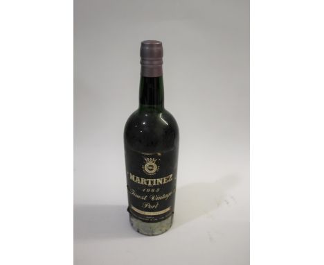 VINTAGE PORT: Martinez Finest Vintage Port, 1963, level upper shoulder, replacement cap, one bottle