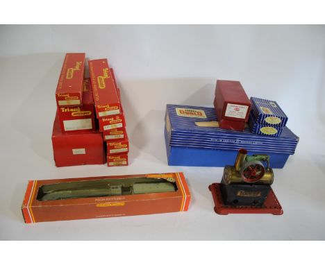 TRIANG &amp; HORNBY DUBLO including a large qty of Triang items, boxed R099 Silver Fox loco and tender, R21 Passenger Coach, 