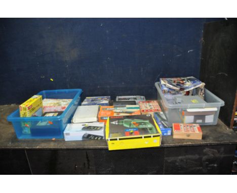 TWO TRAYS CONTAINING POWER TOOLS including two rotary tools, a Bosch drill, a Parkside bench grinder, et (all UNTESTED)