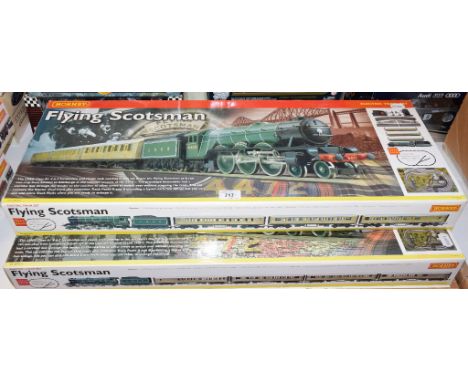 A Hornby 00 gauge train set, Flying Scotsman, R 1019, and another similar, R 1039, both boxed (2) 
