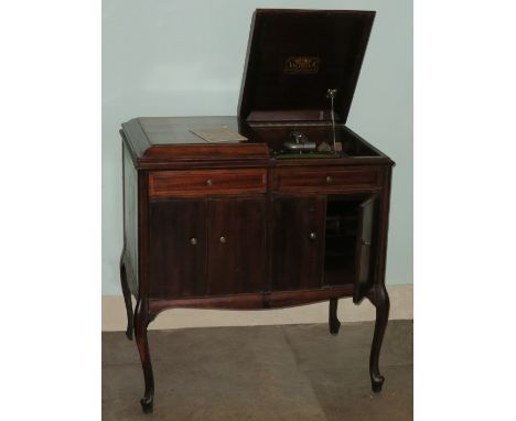 A console cabinet gramophone, A Victrola Model 215 with Victrola No 2 soundbox with clip, in mahogany case with left-hand rec