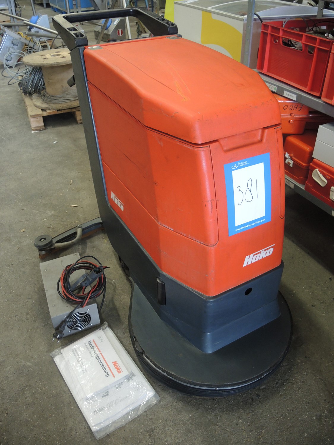 Lot 1430 - Hakomatic floor scrubber, type: E/B 450/530,