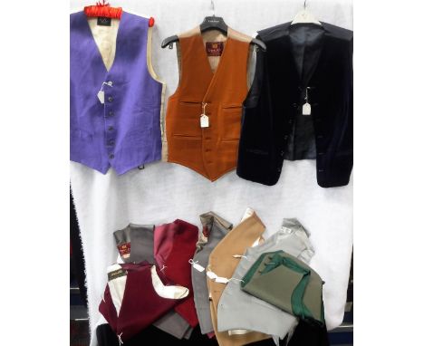 A QUANTITY OF GENTLEMAN'S VINTAGE WOOLLEN WAISTCOATS