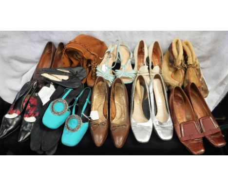 A COLLECTION OF LADIES VINTAGE SHOES, circa 1960 and 70