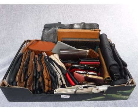 A COLLECTION OF VINTAGE GLOVES, handbags and purses
