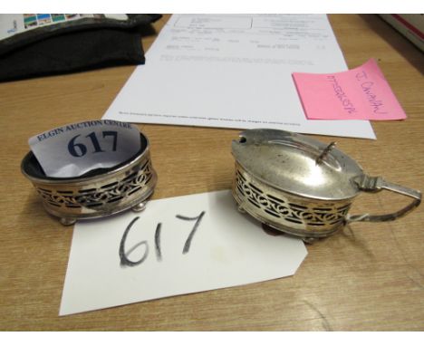  Sale Item:    2 SMALL PIECES SILVER-NO SPOON (AF)  Vat Status:   No Vat   Buyers Premium:  This lot is subject to a Buyers P