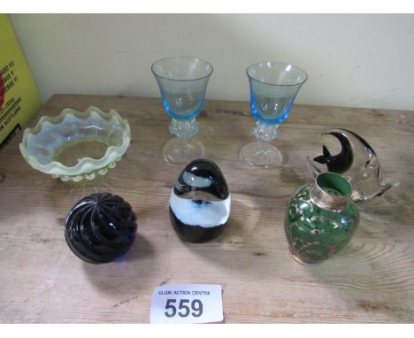  Sale Item:    BOX ASSORTED GLASSWARE & PAPER WEIGHTS  Vat Status:   No Vat   Buyers Premium:  This lot is subject to a Buyer