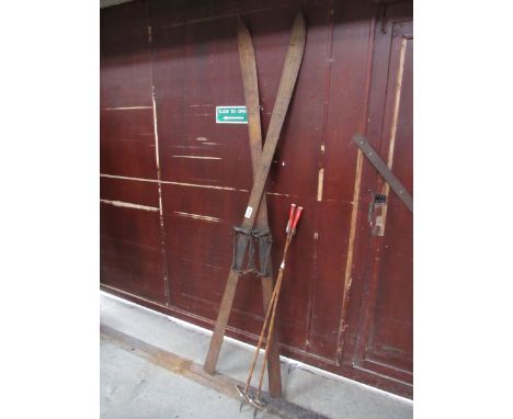  Sale Item:    SKIS & POLES   Vat Status:   No Vat   Buyers Premium:  This lot is subject to a Buyers Premium of 15% + Vat @ 