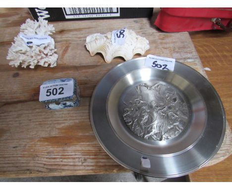  Sale Item:    TRINKET BOX SHELL ETC   Vat Status:   No Vat   Buyers Premium:  This lot is subject to a Buyers Premium of 15%