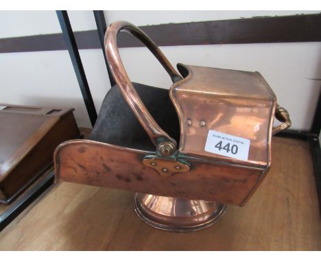  Sale Item:    COPPER COAL SCUTTLE   Vat Status:   No Vat   Buyers Premium:  This lot is subject to a Buyers Premium of 15% +