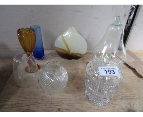  Sale Item:    BOX STUDIO GLASS VASES ETC (AF)   Vat Status:   No Vat   Buyers Premium:  This lot is subject to a Buyers Prem