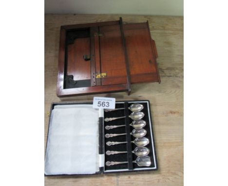 Sale Item:    MAHOGANY PHOTO SLIDE & BOX MIXED COFFEE SPOONS (AF)  Vat Status:   No Vat   Buyers Premium:  This lot is subje