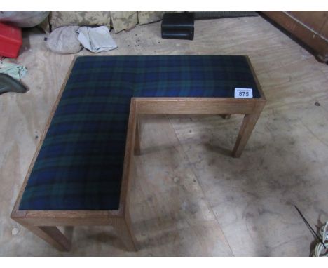  Sale Item:    OAK CORNER BENCH   Vat Status:   No Vat   Buyers Premium:  This lot is subject to a Buyers Premium of 15% + Va