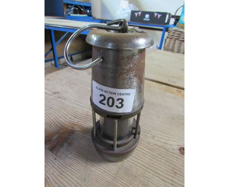  Sale Item:    THE WOLF SAFETY LAMP SHEFFIELD   Vat Status:   No Vat   Buyers Premium:  This lot is subject to a Buyers Premi