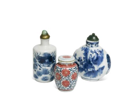 A Chinese blue and copper red porcelain small snuff bottle and cover, Qing Dynasty 19th century, the flat lid and body painte