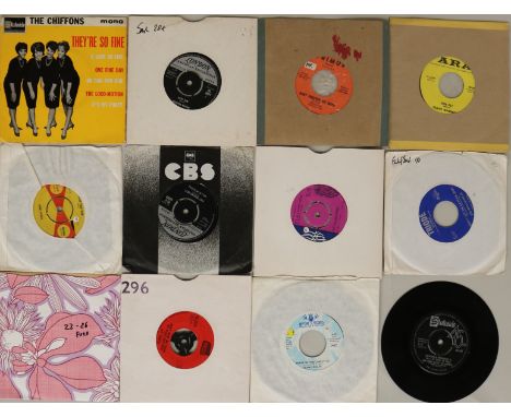 SOUL/FUNK/R&B 45s. Killer collection of 19 x 45s. Artists/titles/cat. numbers include The Chiffons - They're So Fine (Statesi
