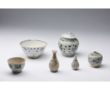 South-Est Asian Art A group of six pottery vessels from the Hoi An hoard Vietnam, 15th century . . Cm 11,50 x 13,00. These ve